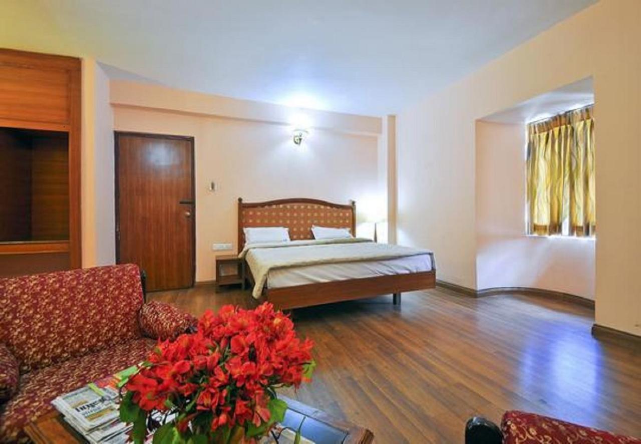 Hotel Blue Bird Ooty Eksteriør billede