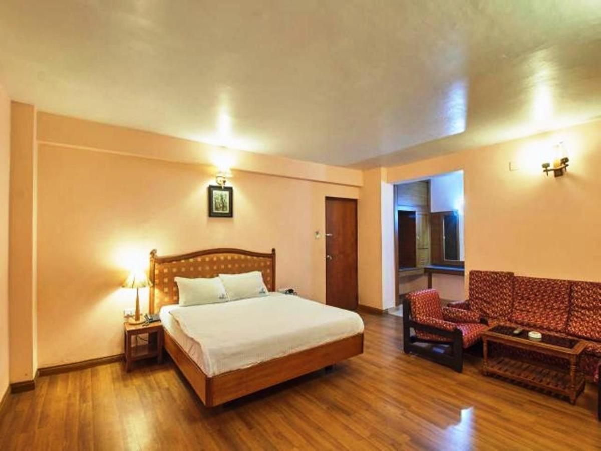 Hotel Blue Bird Ooty Eksteriør billede