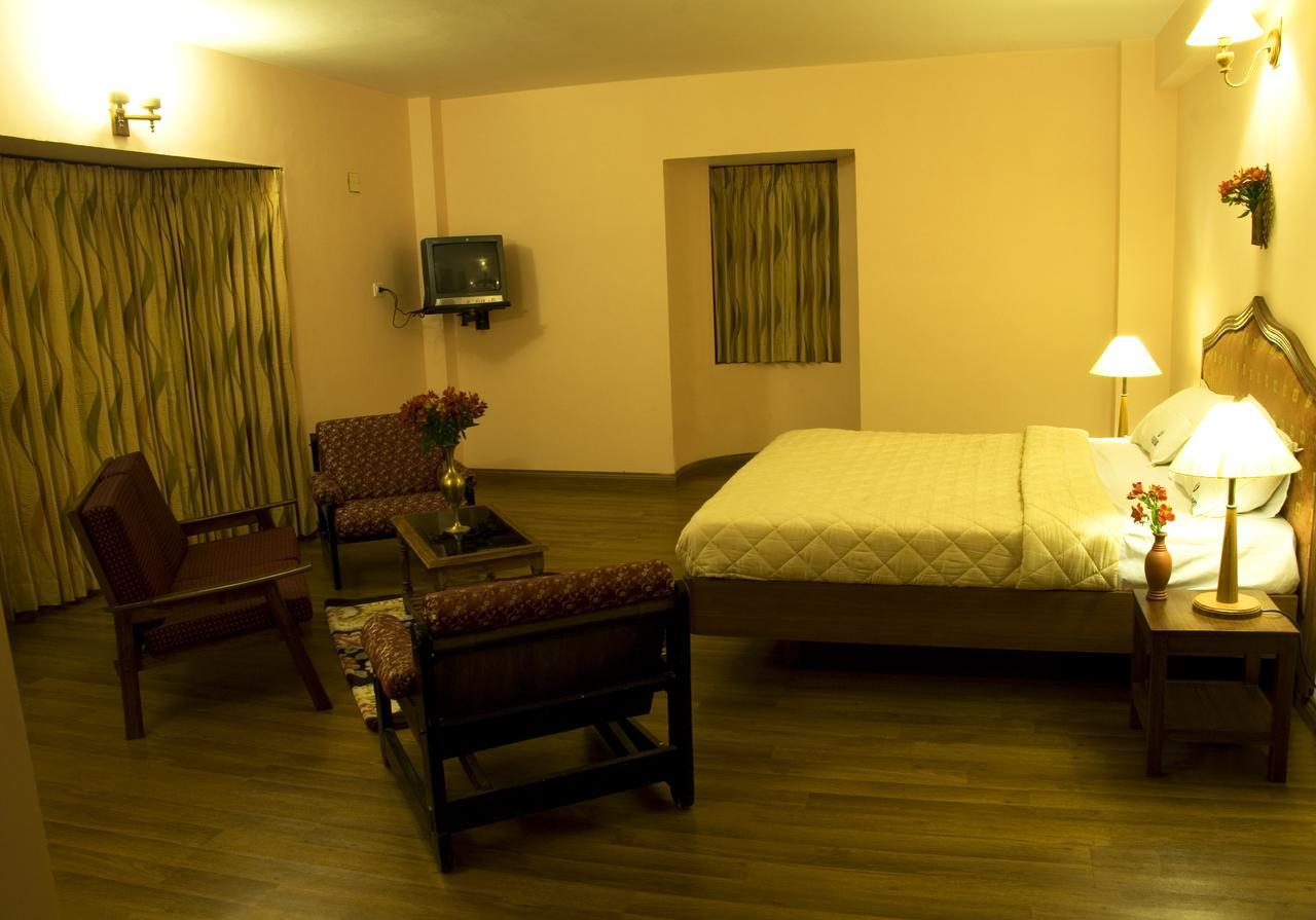 Hotel Blue Bird Ooty Eksteriør billede