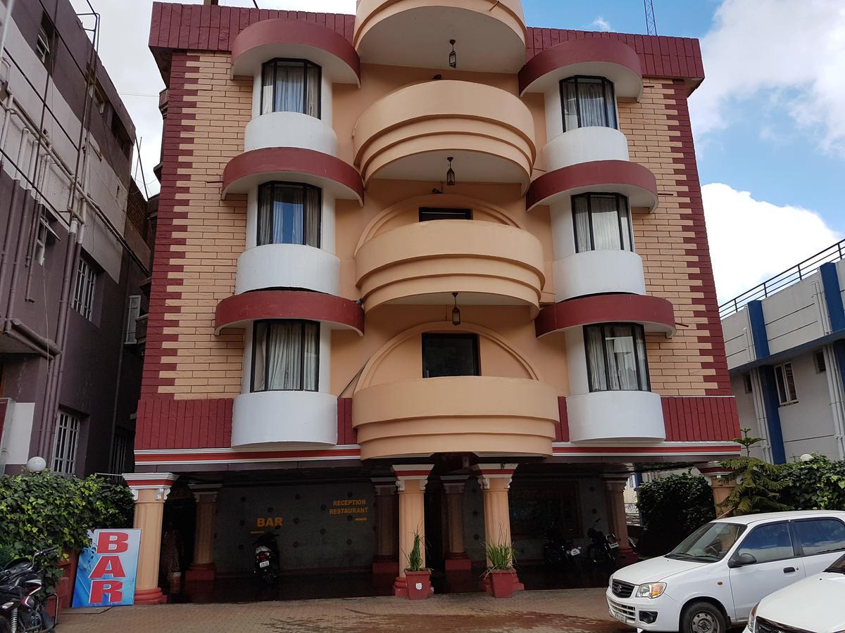 Hotel Blue Bird Ooty Eksteriør billede