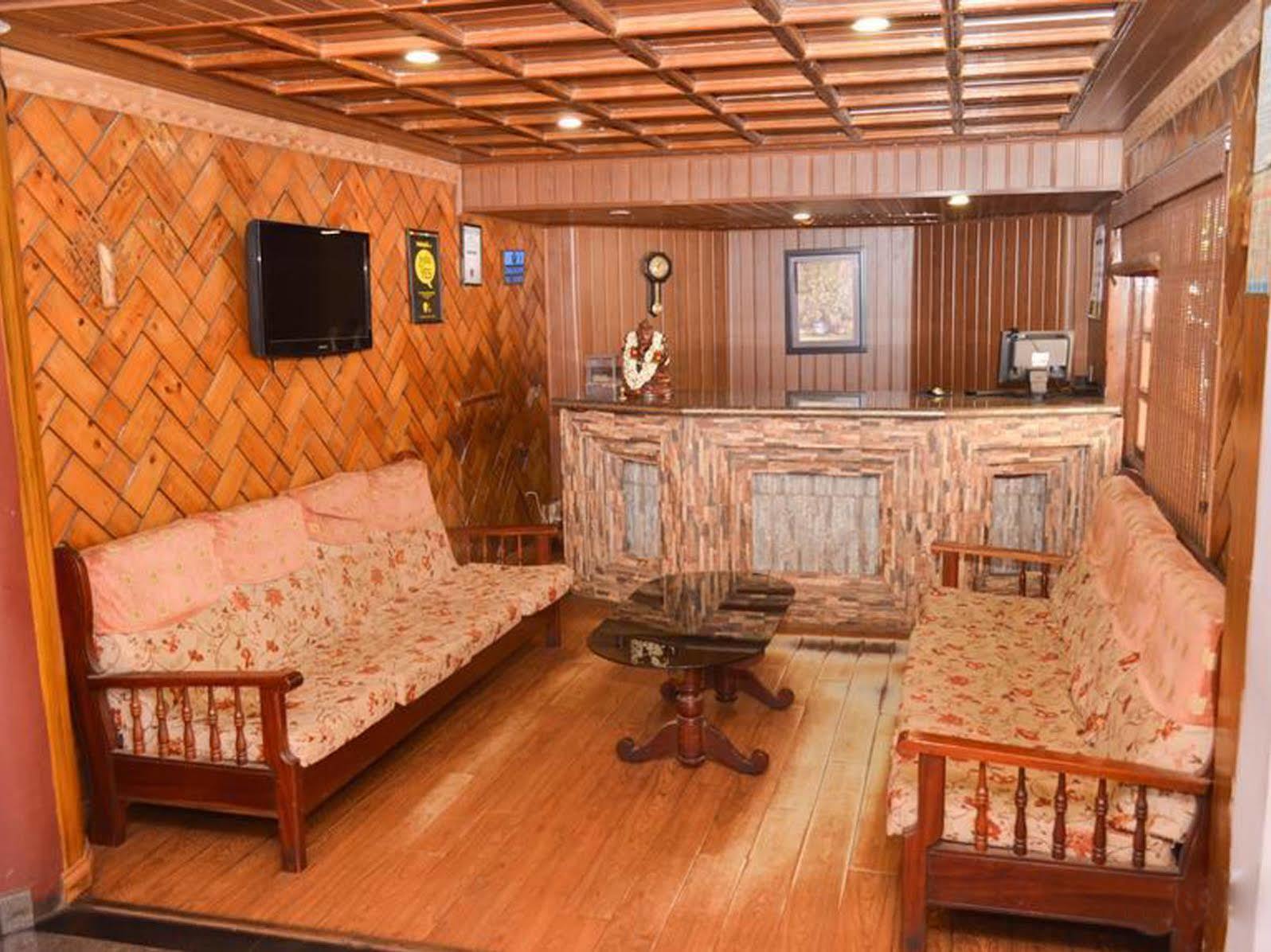 Hotel Blue Bird Ooty Eksteriør billede